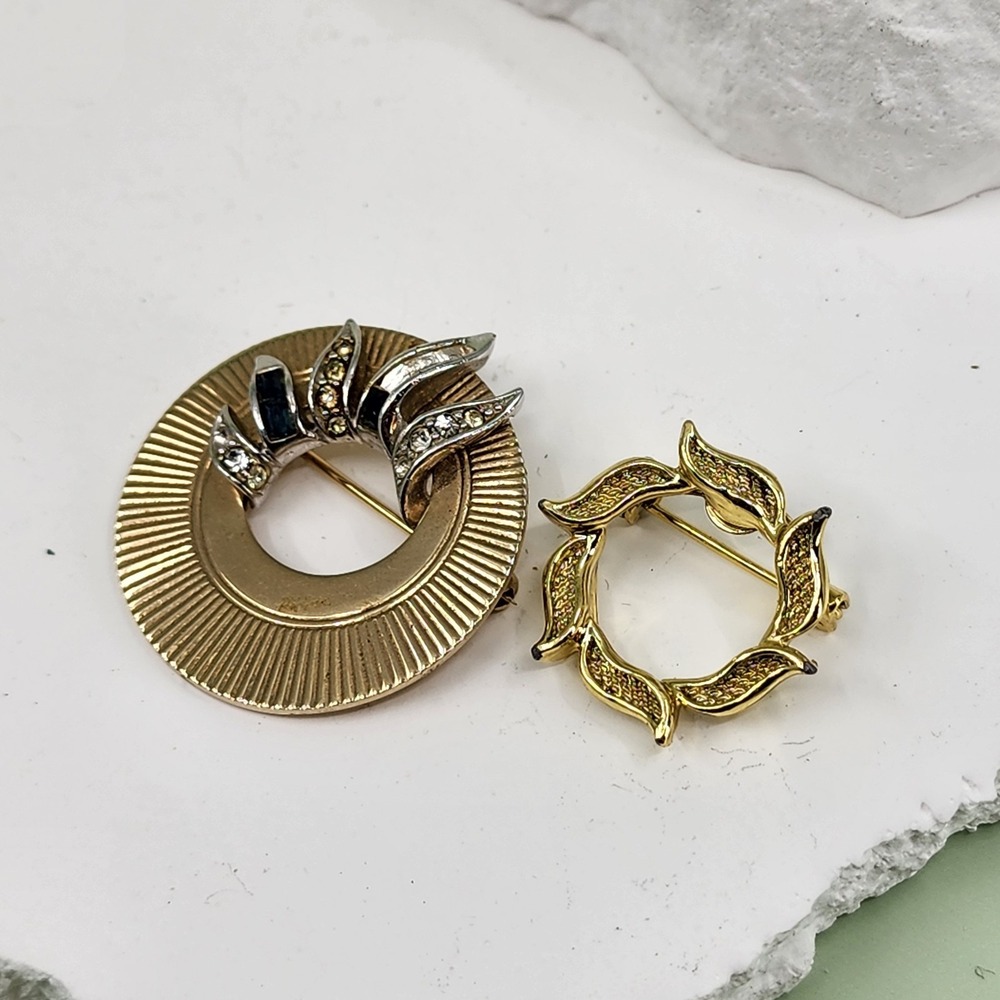 Boucher Vintage Gold Tone Rhinestone Circle Brooch Pin + Leaf Wreath Brooch Lot